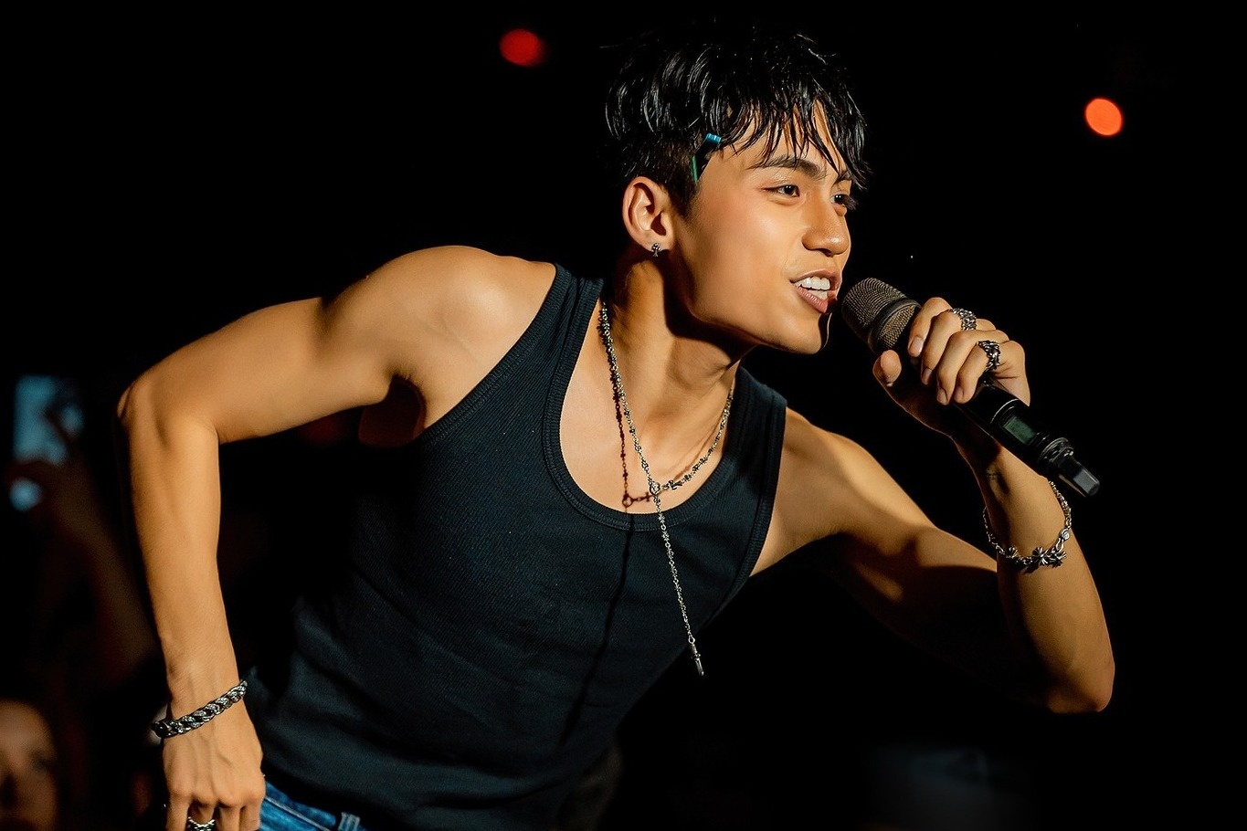 Nhac Viet sau nhung 'cu nga ngua' hinh anh