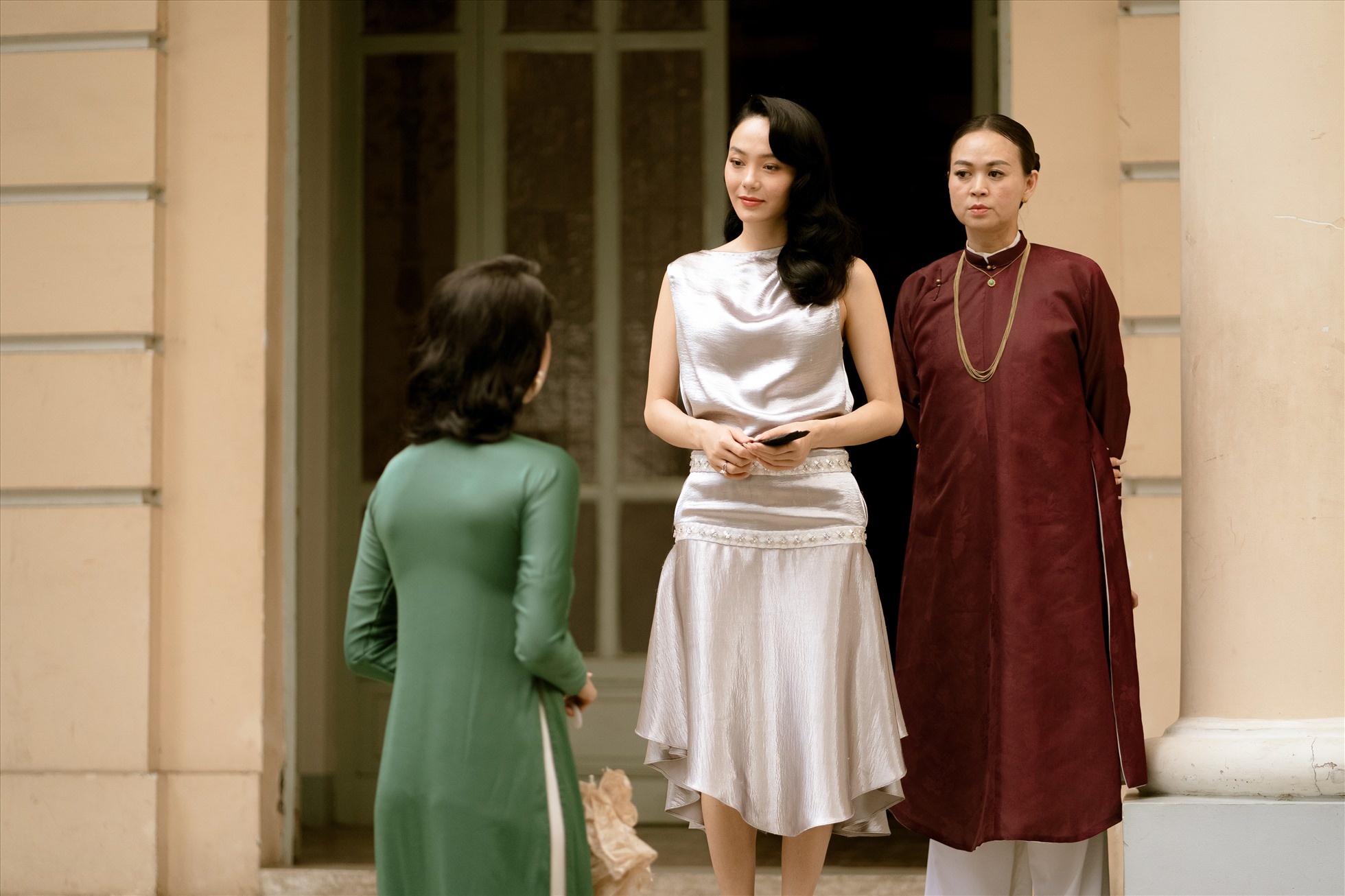 review chi chi em em anh 3