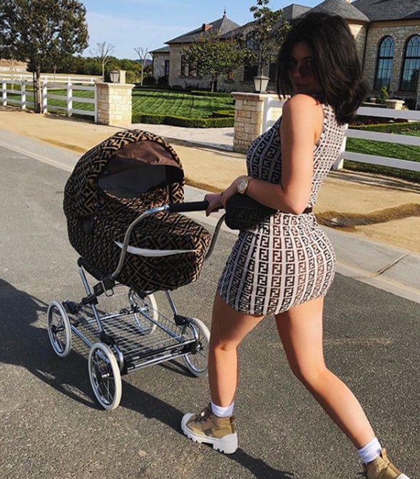 Kim Kardashian anh 2