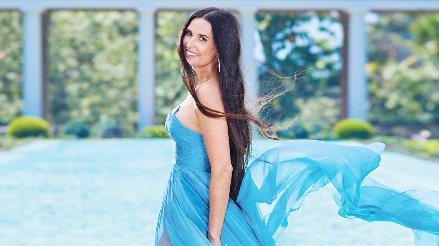 Demi Moore khoe than thai tre trung vuot thoi gian hinh anh