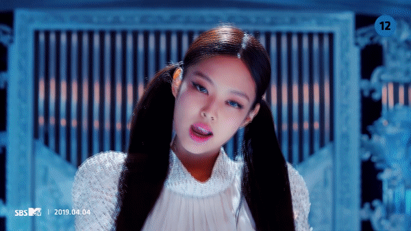 Loat vay ao dat do cua BlackPink trong MV 'Kill this love' hinh anh