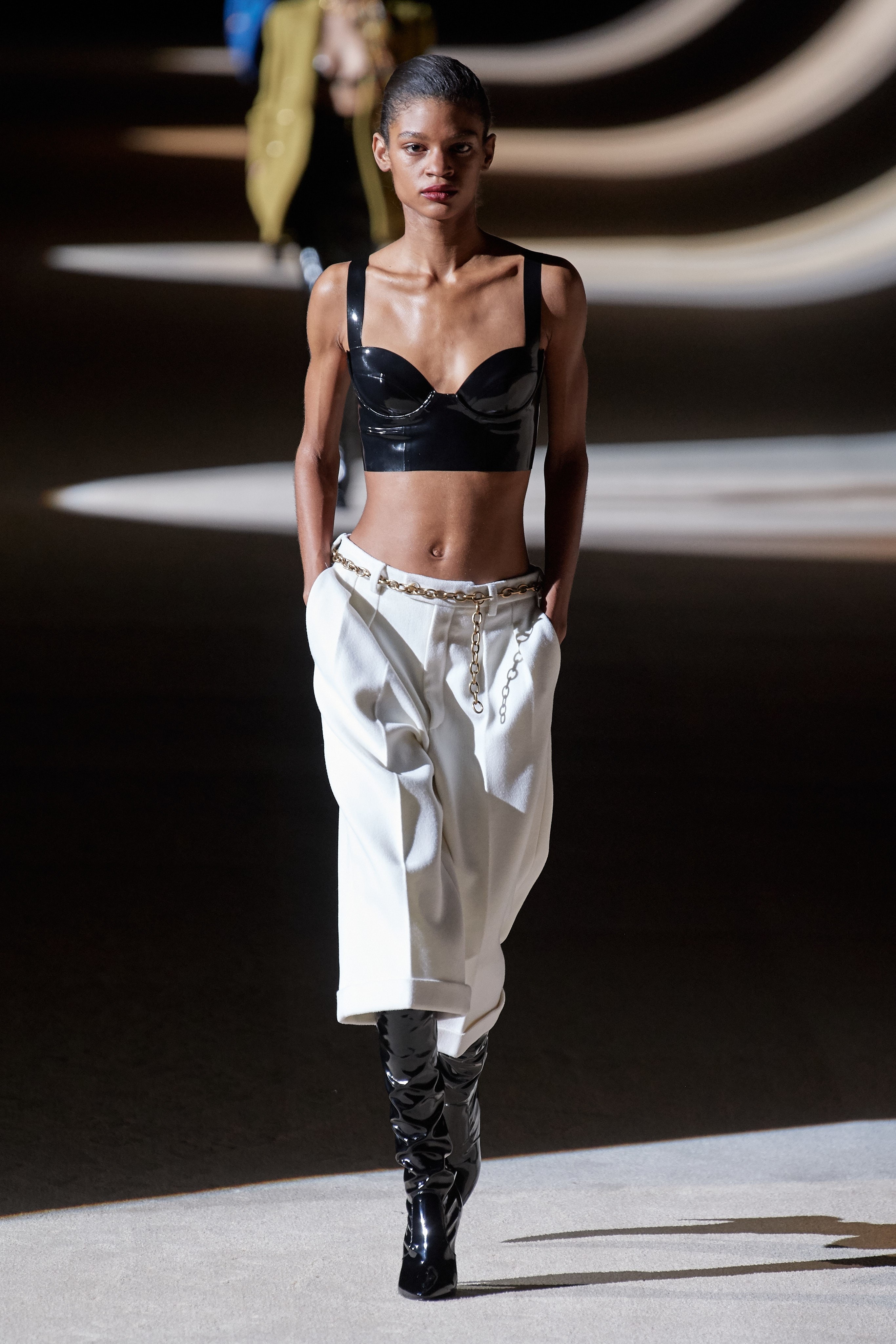 Trang phuc thu dong anh 4