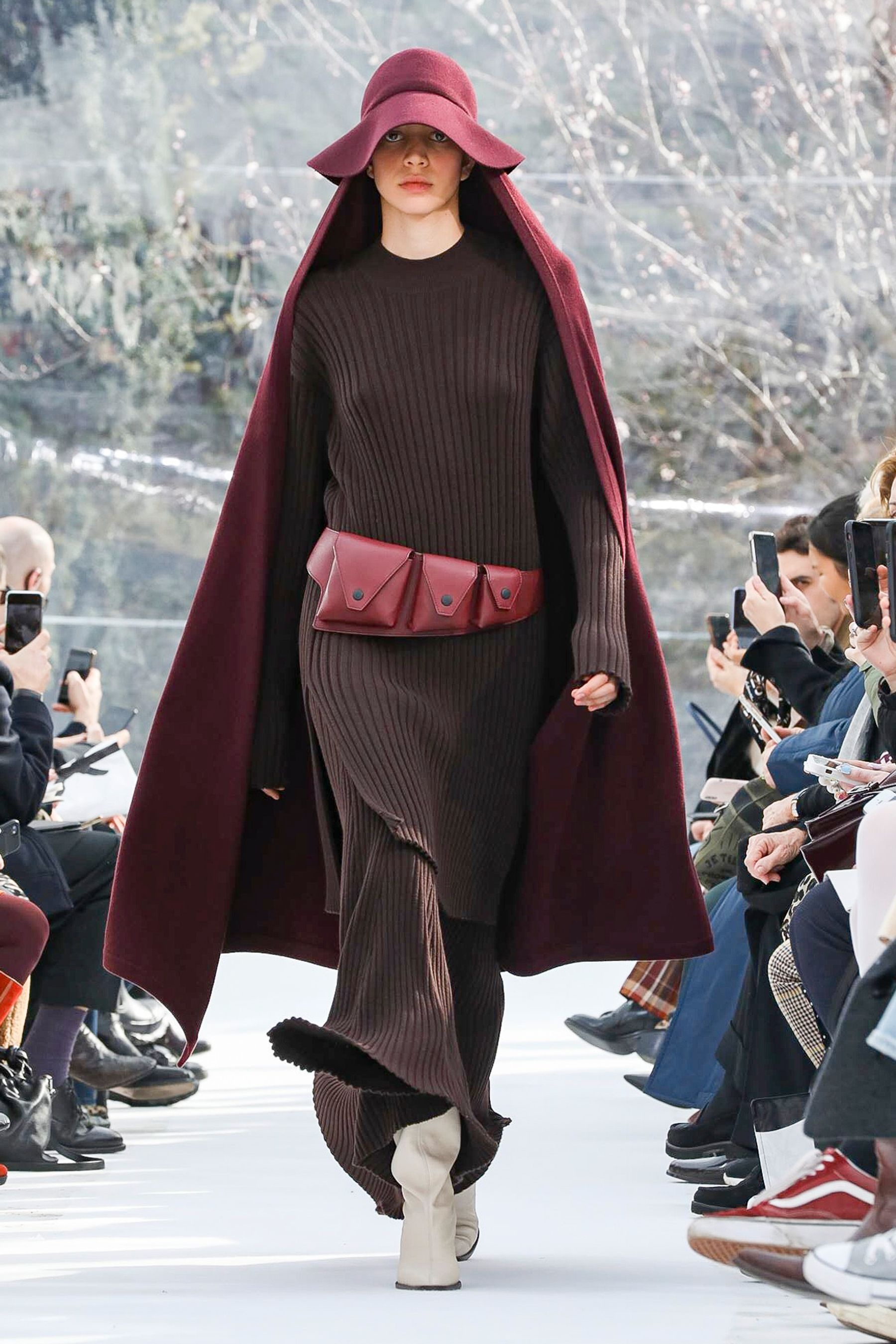 Trang phuc thu dong anh 18