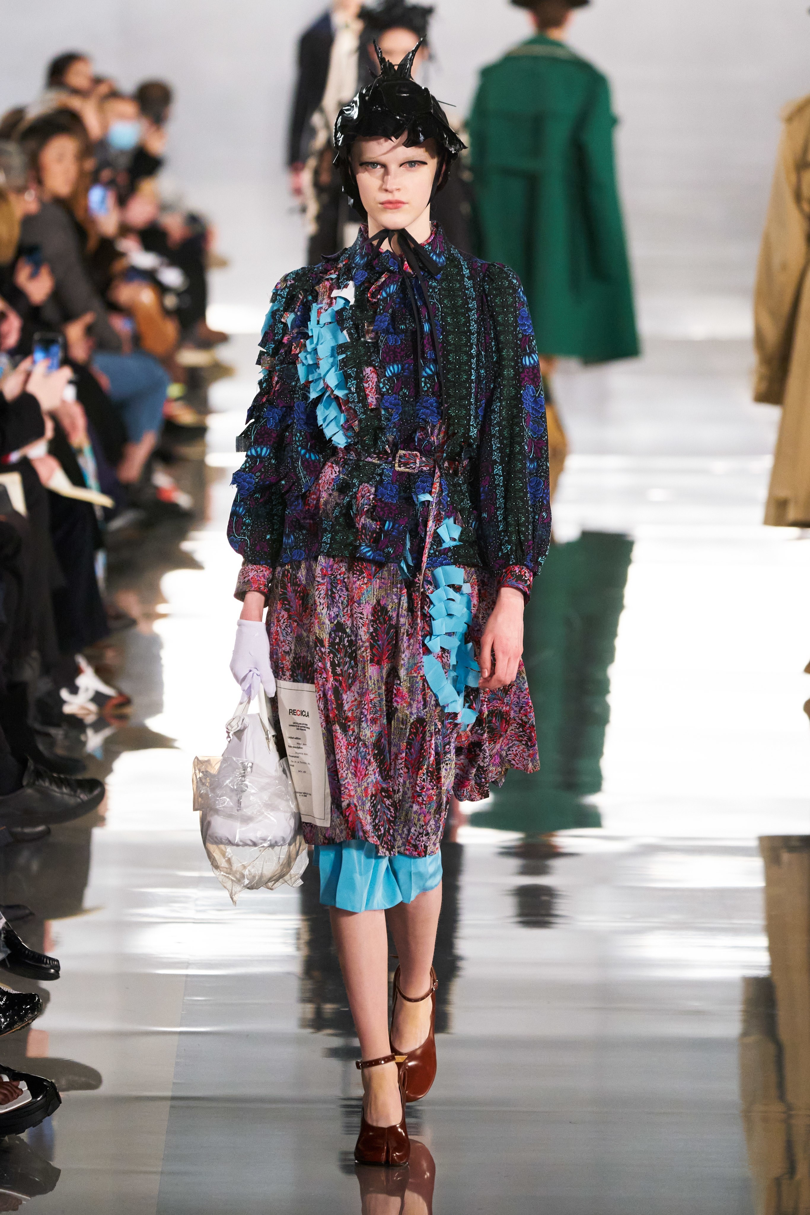 Trang phuc thu dong anh 24