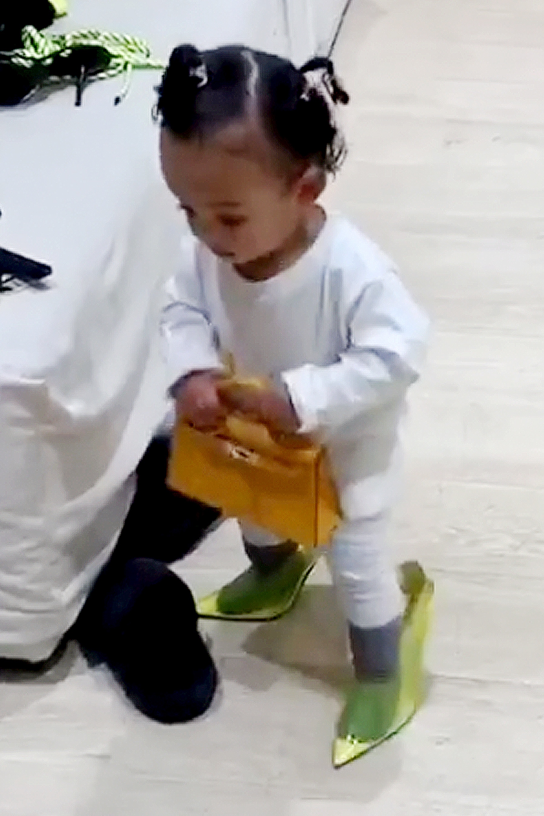 Kim Kardashian anh 4