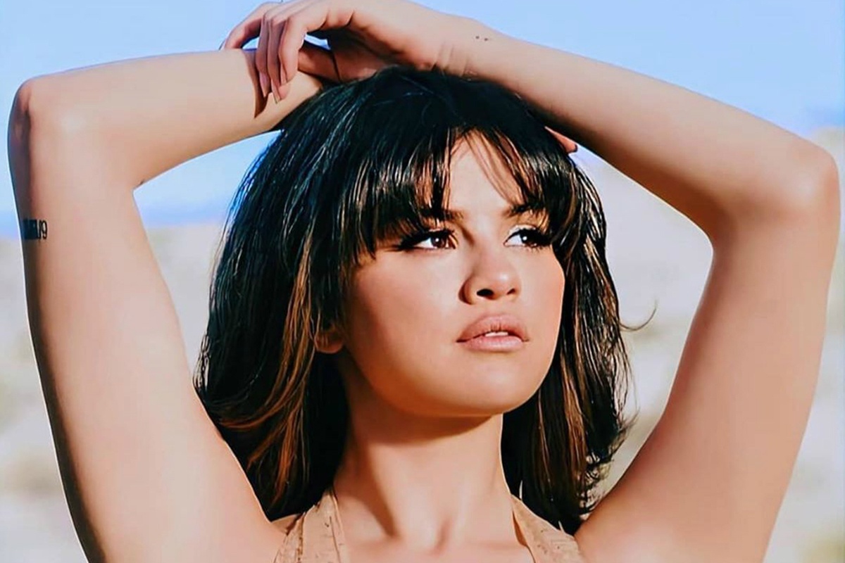Selena Gomez lay tien ban ao ung ho quy chong dich benh hinh anh