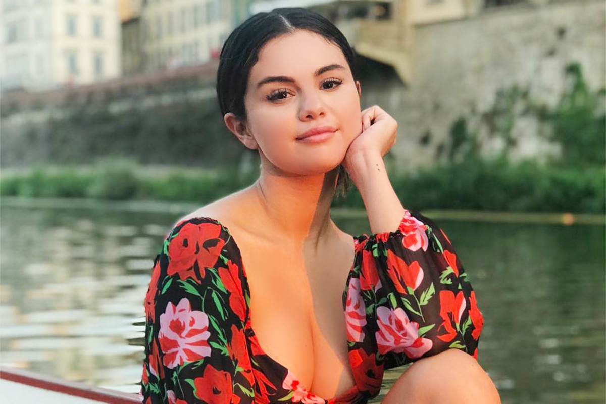 Selena Gomez luoi goi dau, thich an gung vao moi buoi sang hinh anh