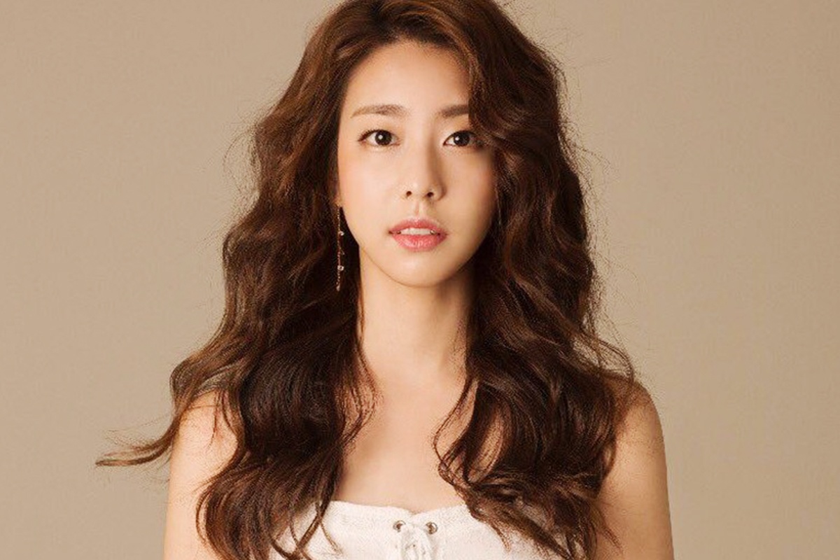 Vo moi cuoi cua So Ji Sub thich trang diem nhat, tap mua de giu dang hinh anh