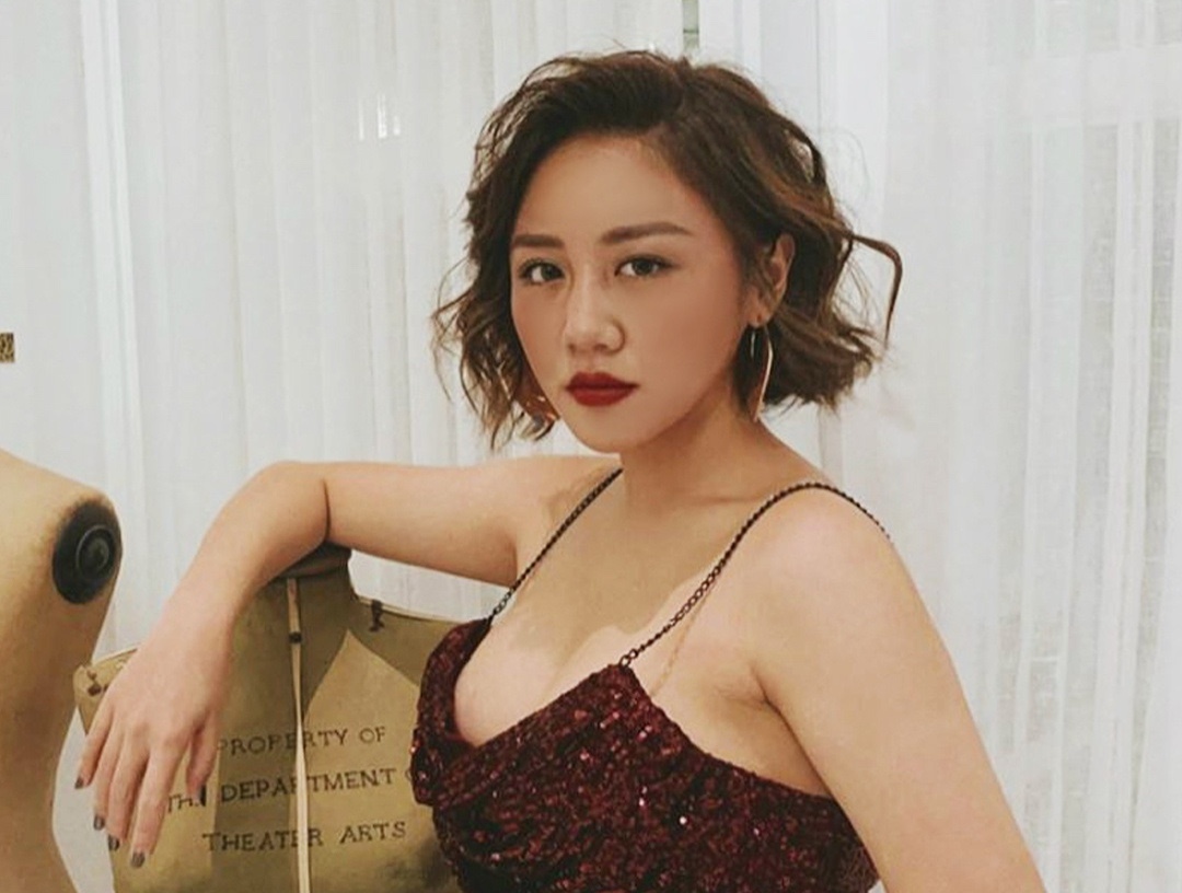 Van Mai Huong mac ao ho vai tham gia thu thach tau ngam hinh anh