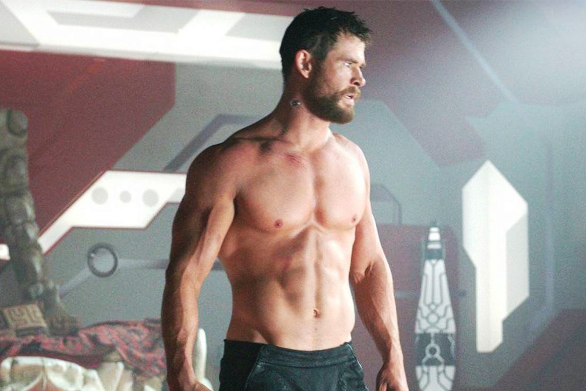 Chris Hemsworth hang ngay tap gi de giu co bung 6 mui? hinh anh