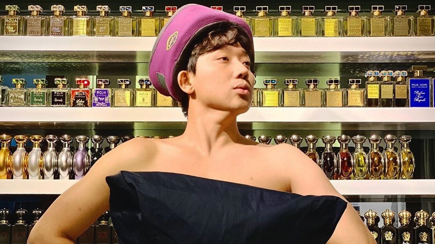 Tran Thanh khoe bo suu tap nuoc hoa dat do hinh anh