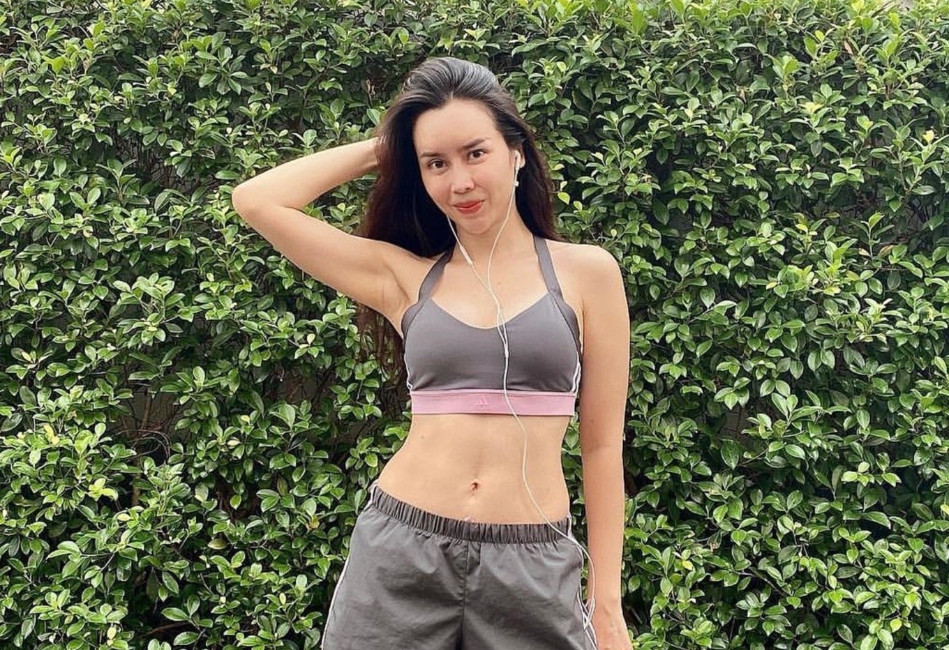 Luu Huong Giang khong an sau 18h de co than hinh thon gon hinh anh