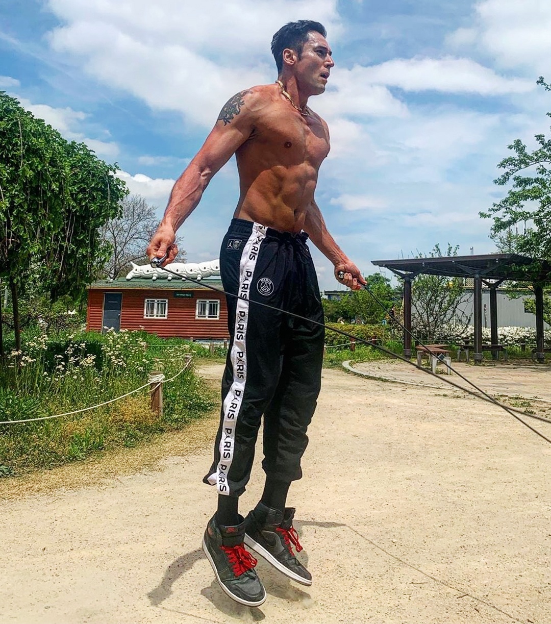 Gia dinh la so mot anh 6