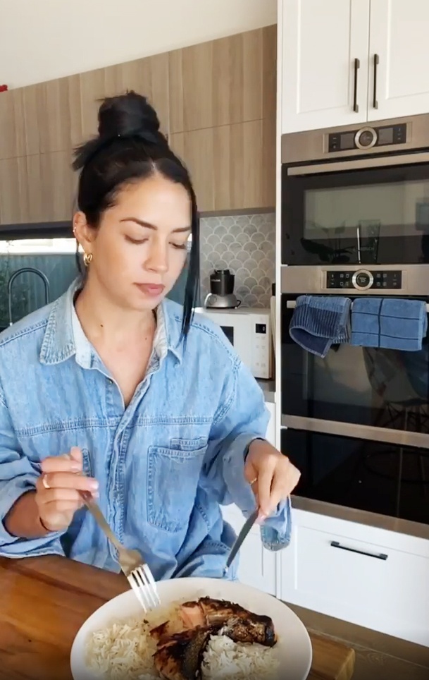 Nu huan luyen vien anh 4