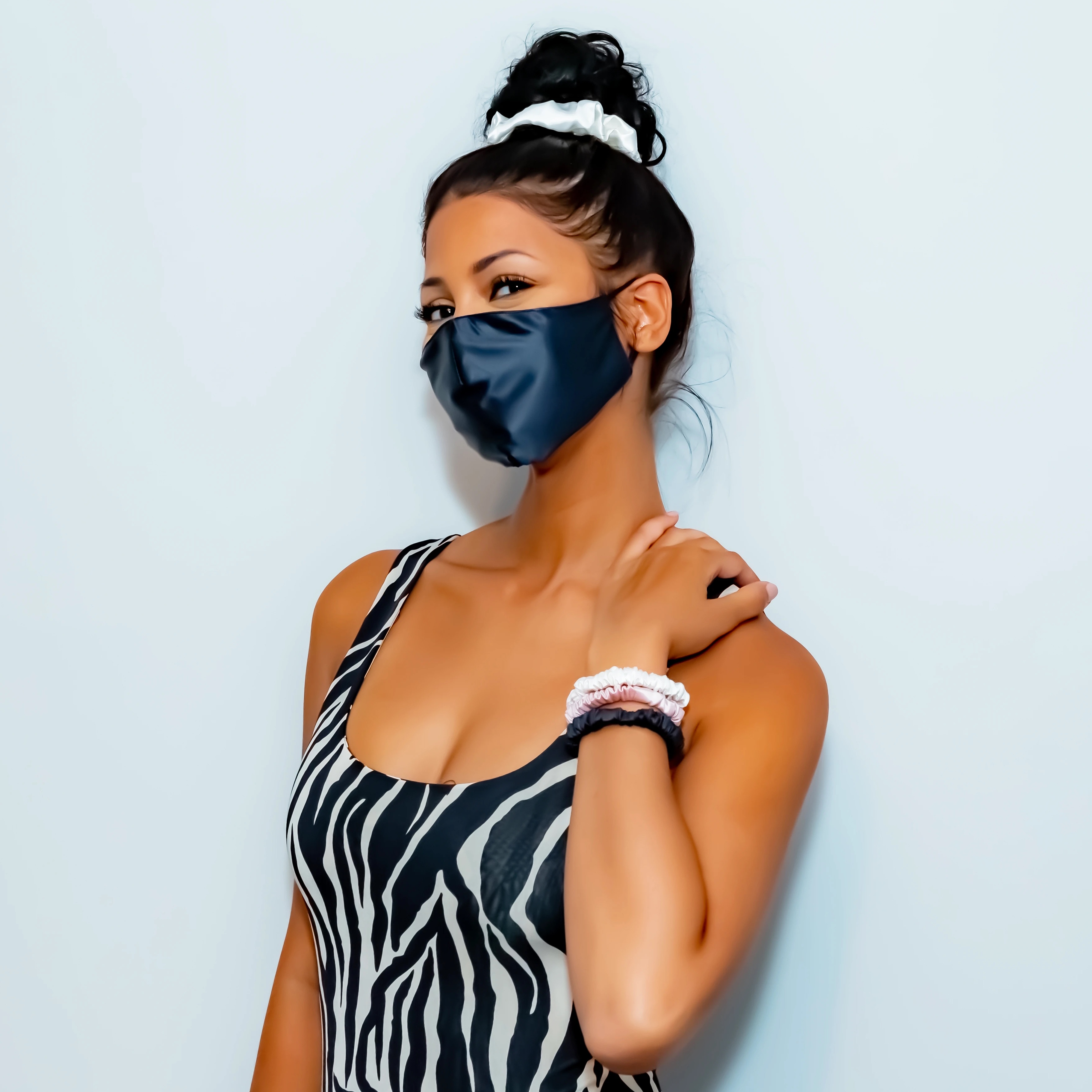 khau trang lua anh 1