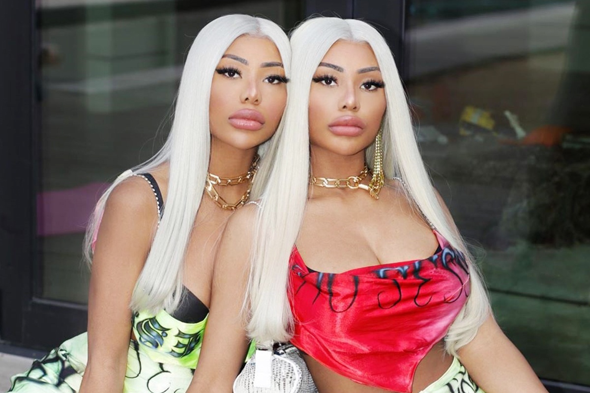 Cap mau song sinh trong giong bup be song hinh anh