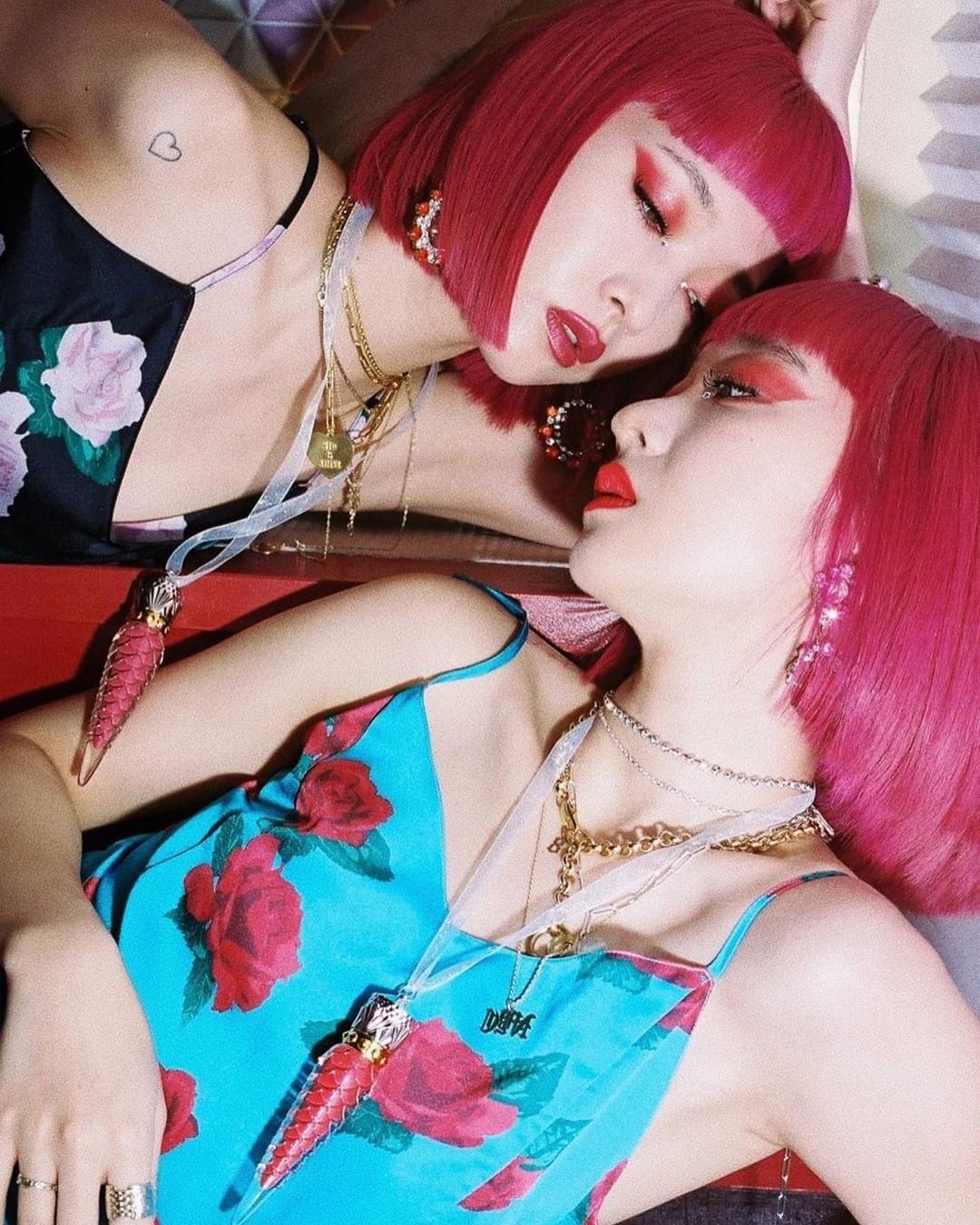 nguoi mau song sinh anh 2