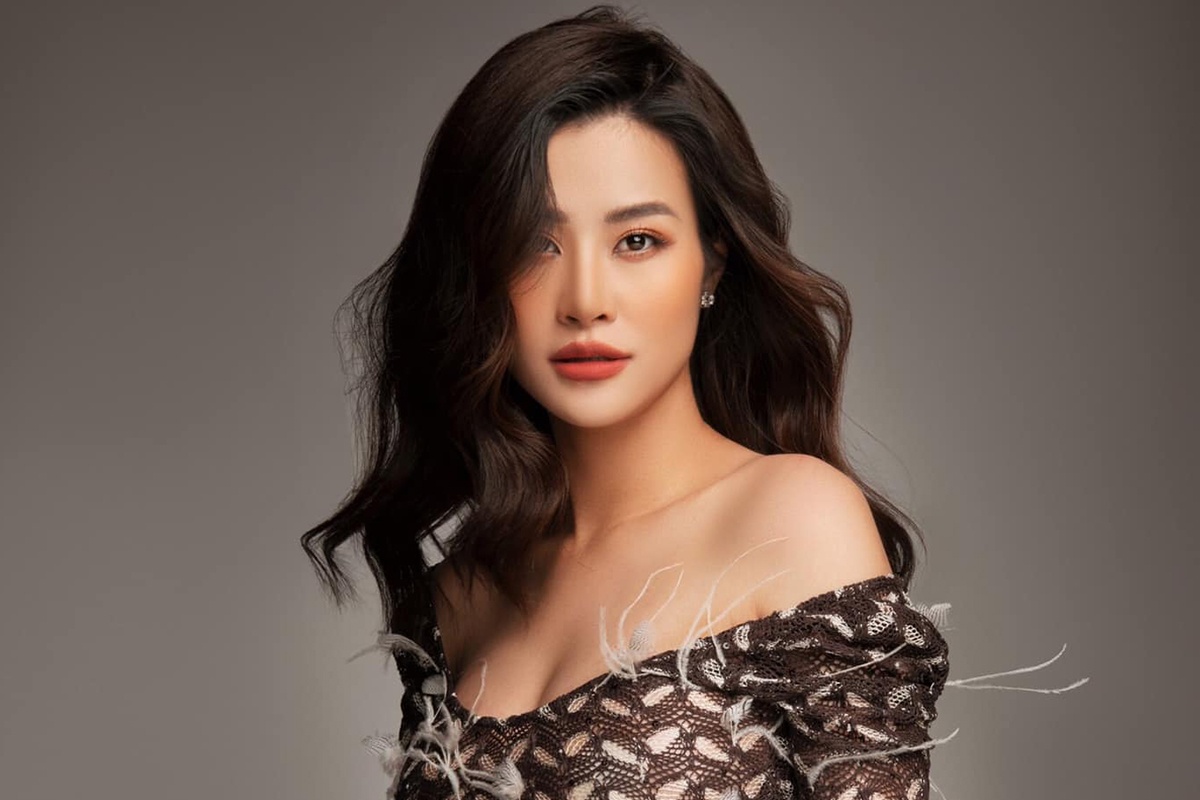 Dong Nhi: 'Toi mang bau van tap yoga deo lam' hinh anh