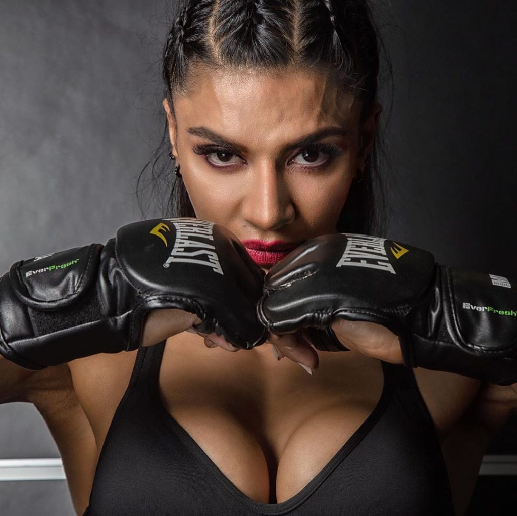 co gai co bap anh 14