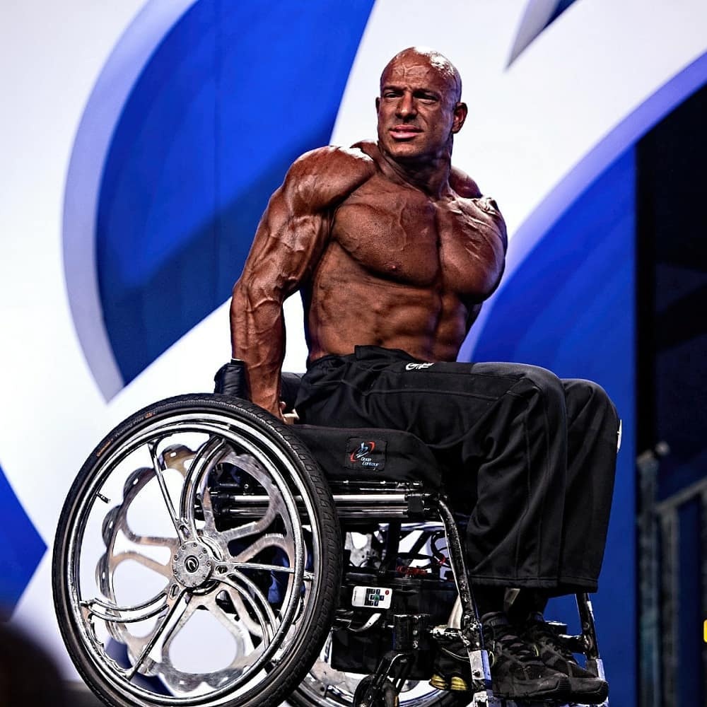 chang trai bi liet 2 chan anh 6