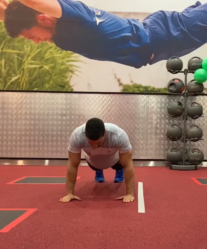 chàng trai vừa hít đất vừa bật nhảy ảnh 1 chang trai vua hit dat vua bat nhay anh 1