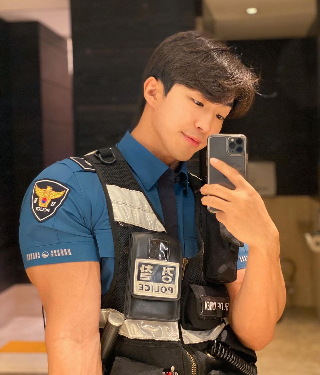 Nam canh sat Han Quoc anh 3