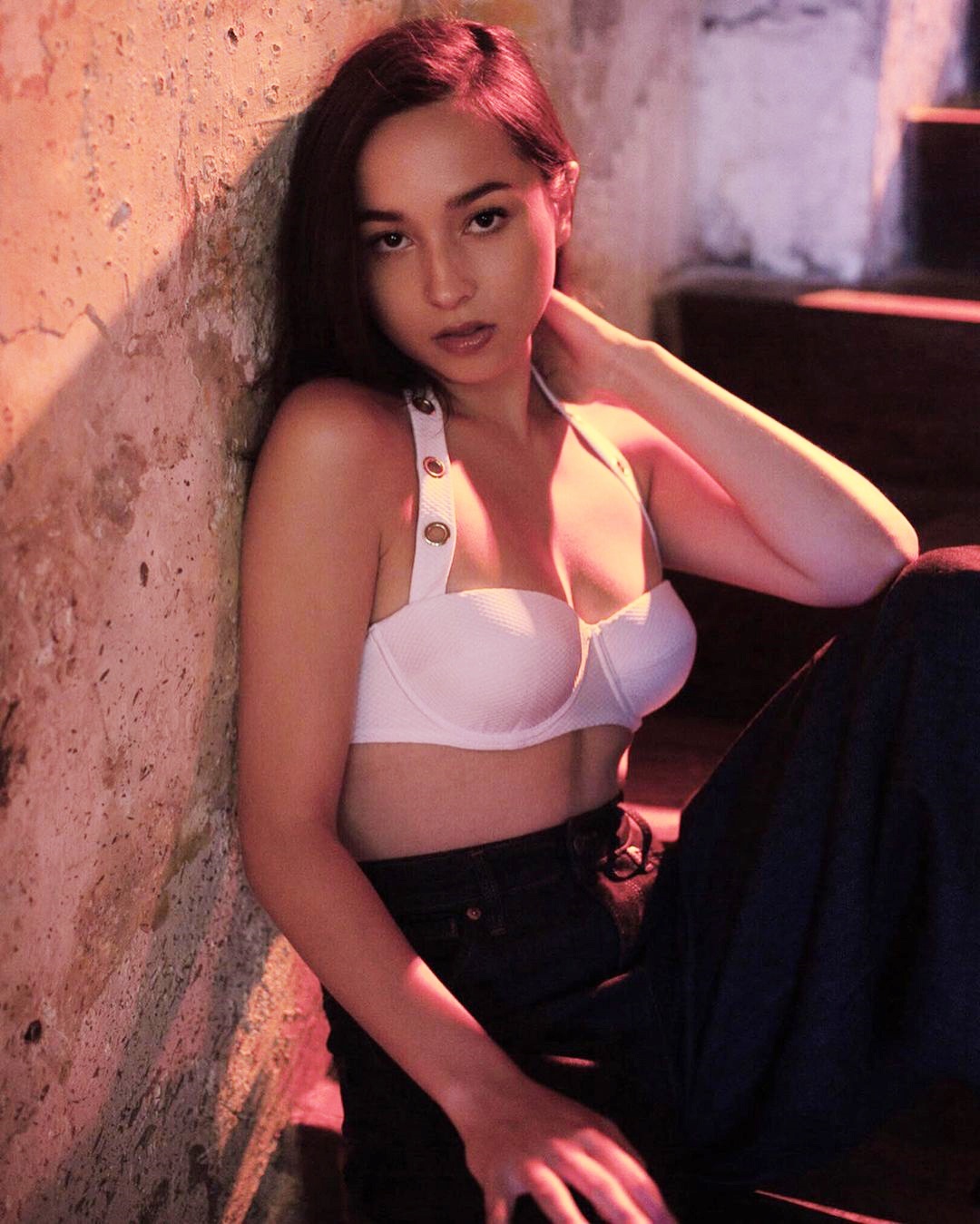 co gai nghien an com anh 2