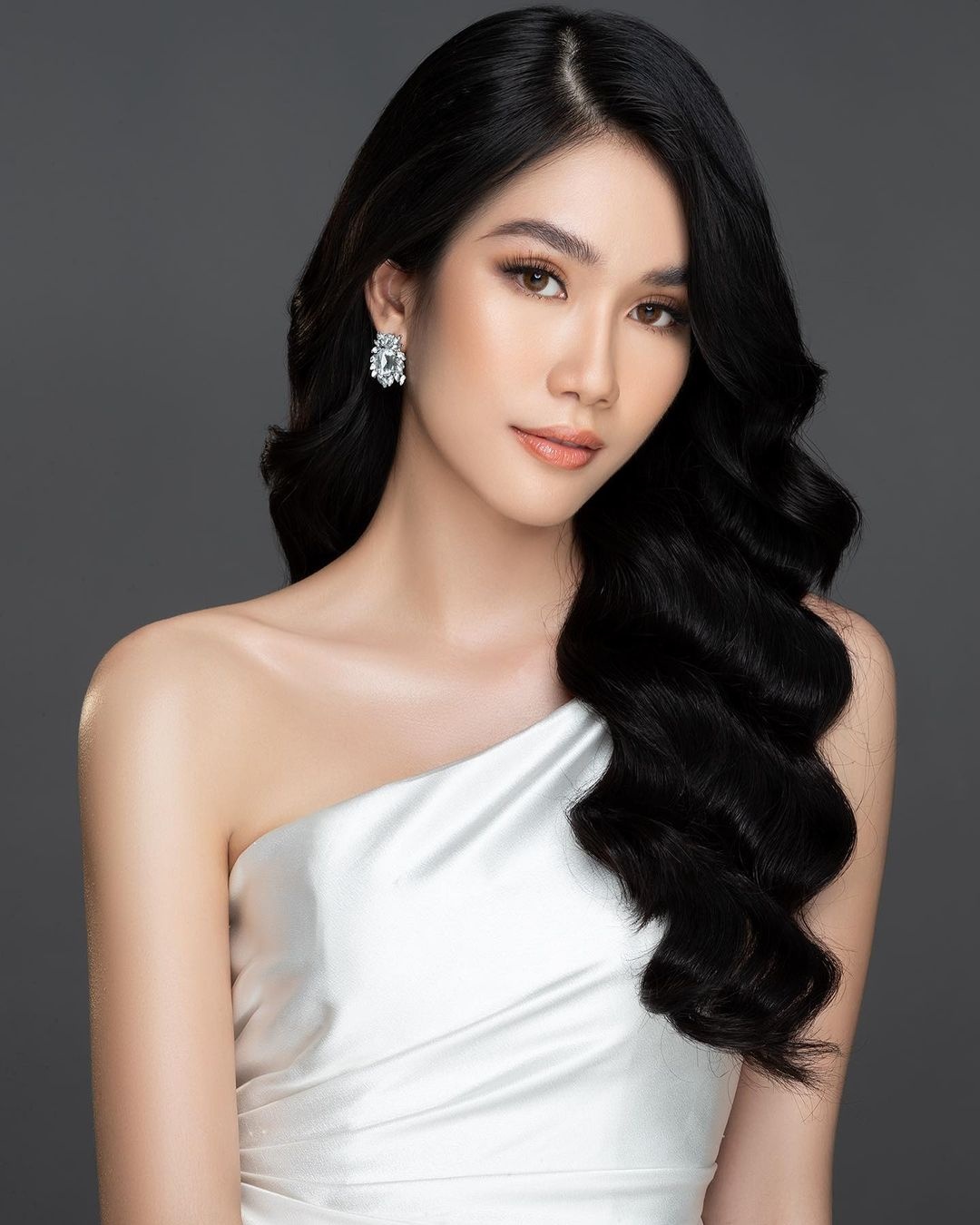 A hau Phuong Anh anh 5