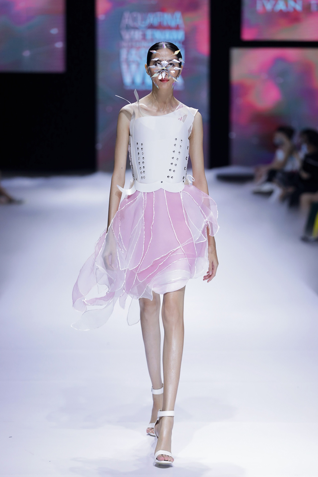 NTK Ivan Tran anh 16