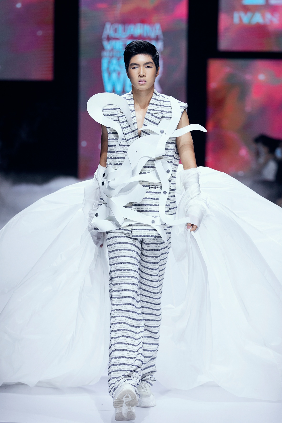 NTK Ivan Tran anh 10