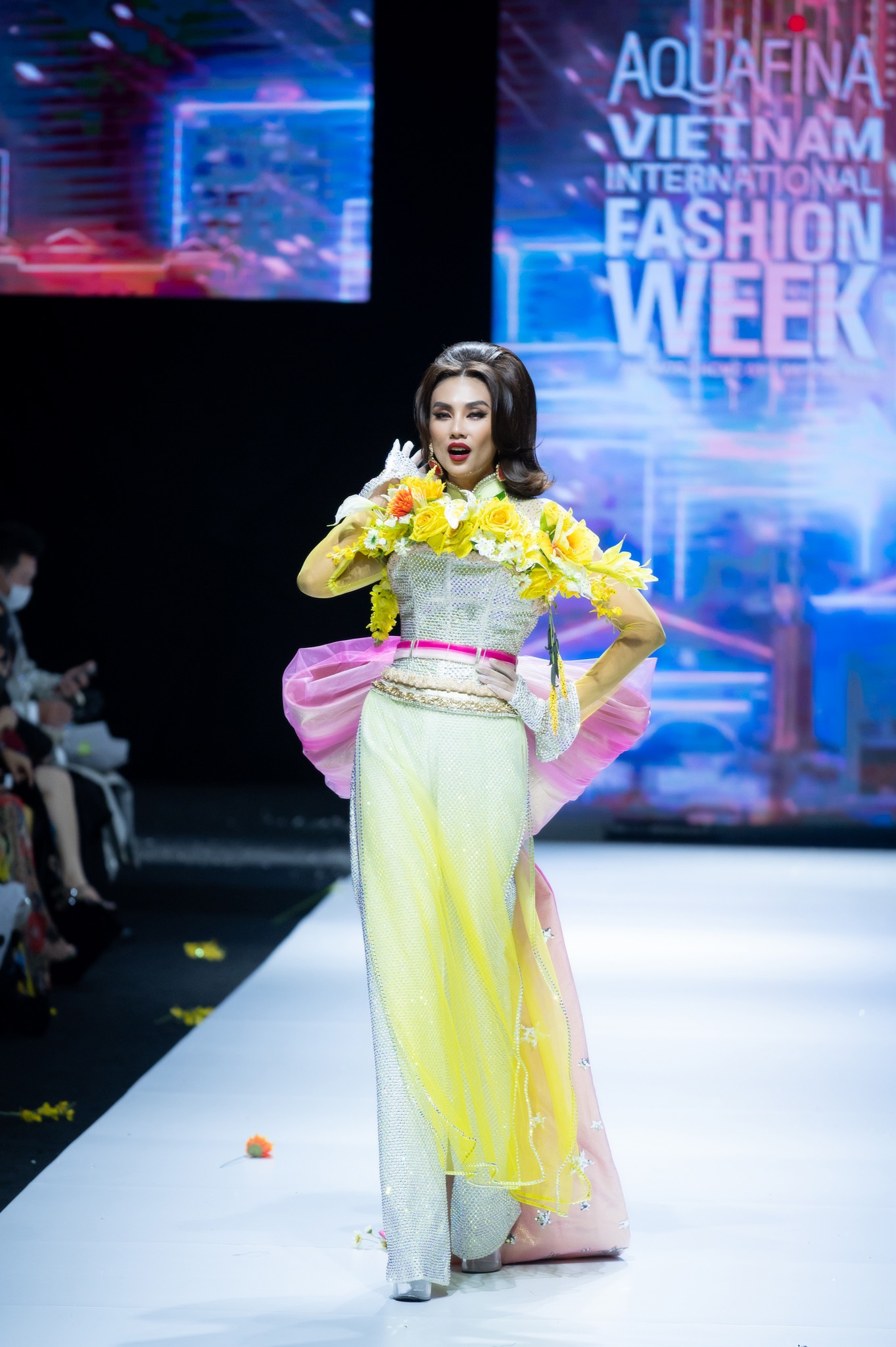 Nha thiet ke Le Long Dung anh 25