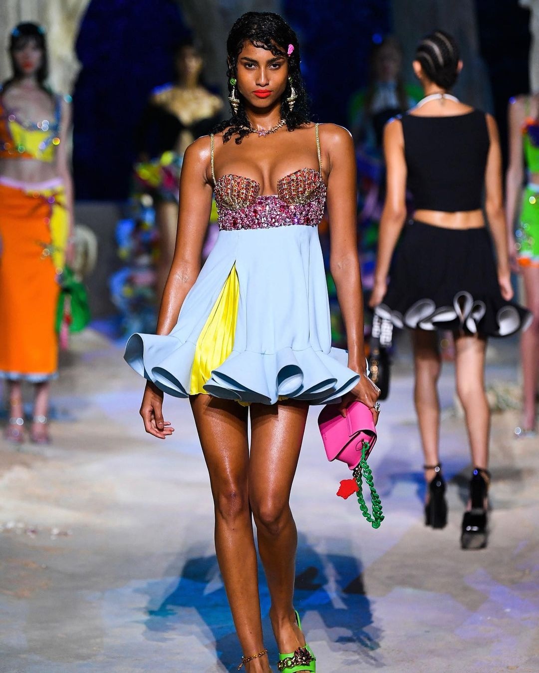 nu nguoi mau lai anh 3