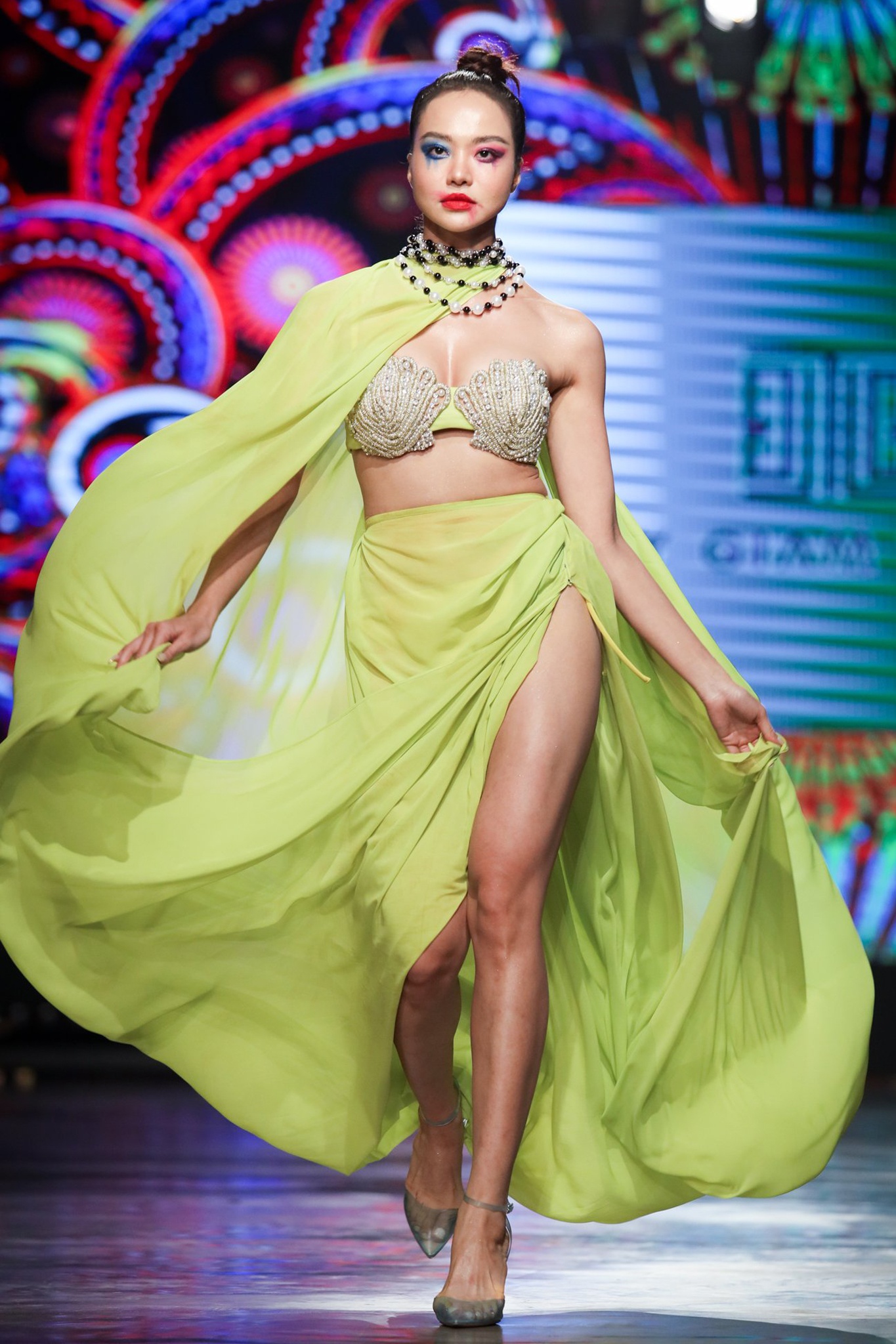 Lễ hội thời trang Việt Nam  ảnh 4 Le hoi thoi trang Viet Nam anh 4