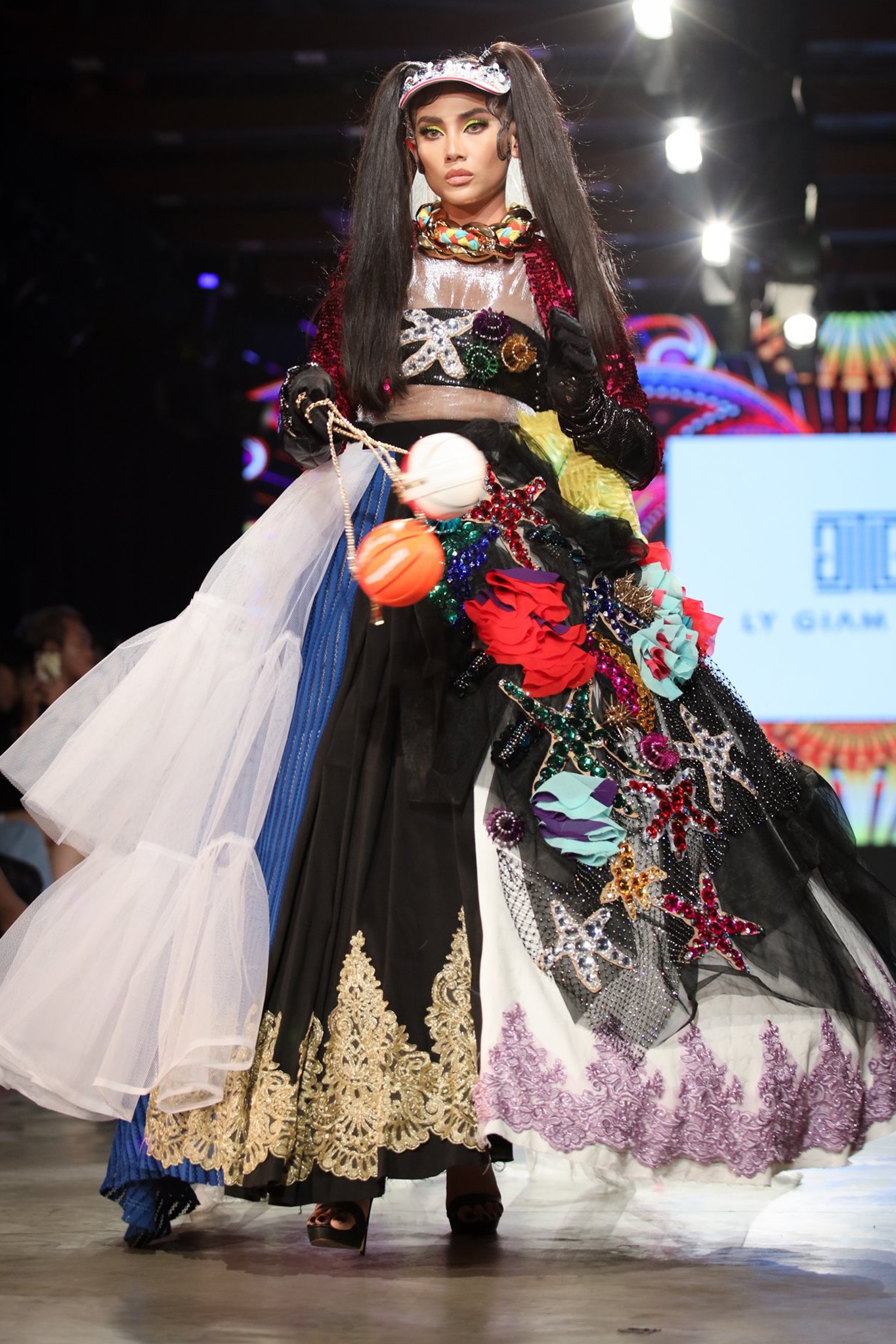 Lễ hội thời trang Việt Nam  ảnh 3 Le hoi thoi trang Viet Nam anh 3