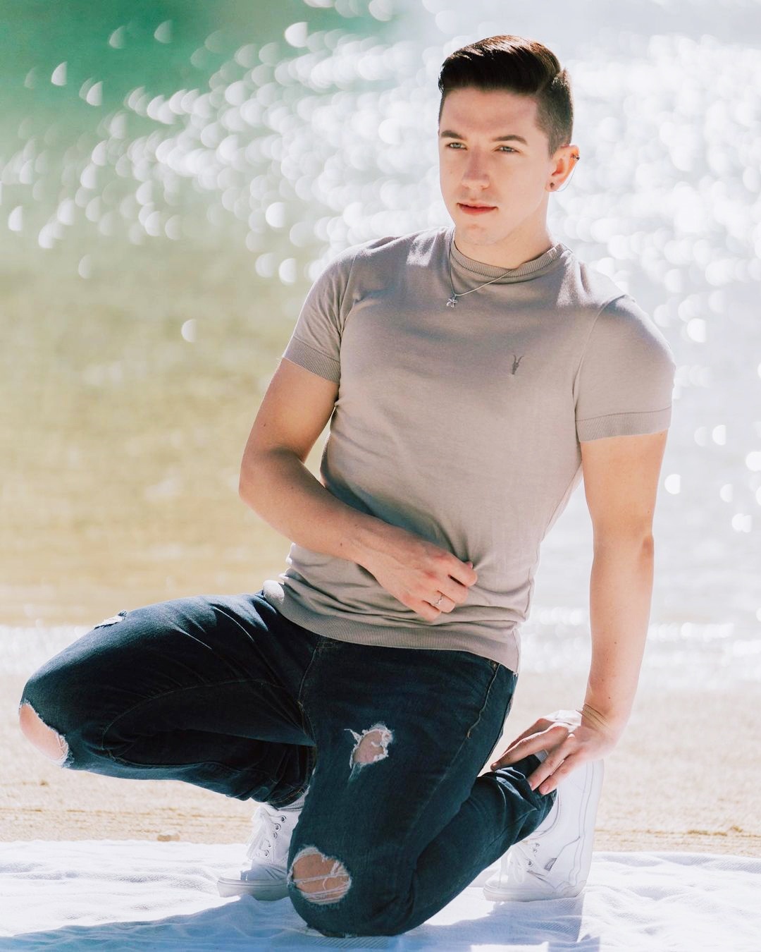 chang trai My noi tieng anh 1