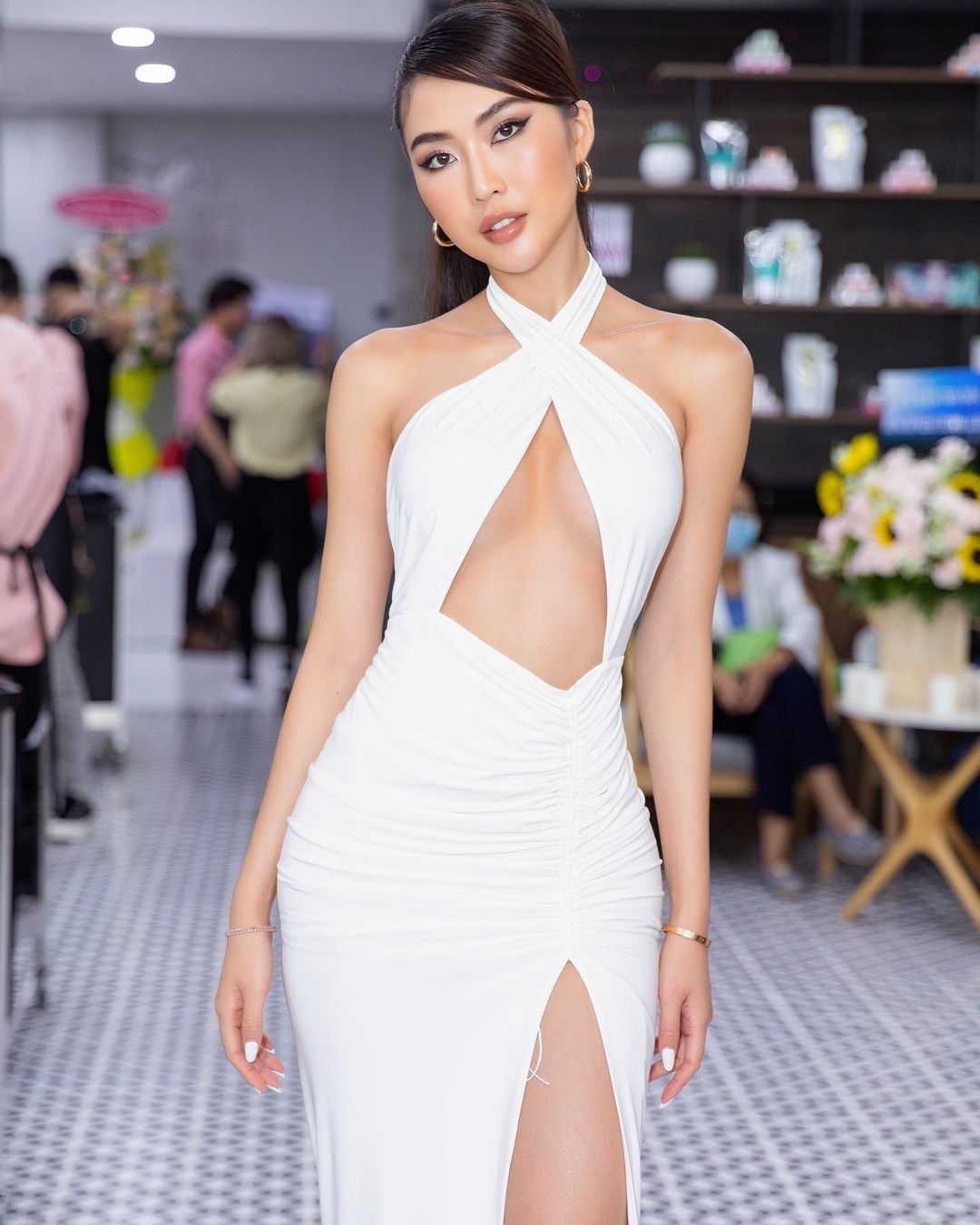 dan my nhan Viet dien do cat khoet anh 3