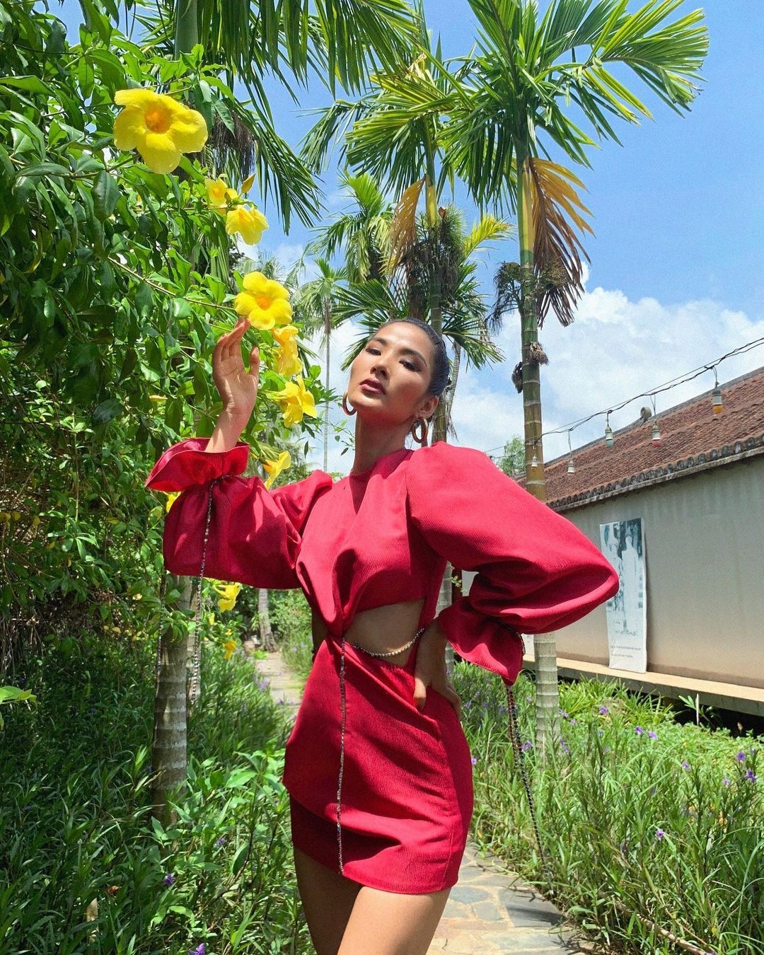 dan my nhan Viet dien do cat khoet anh 11