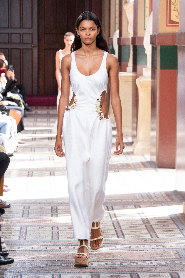 dan my nhan Viet dien do cat khoet anh 14