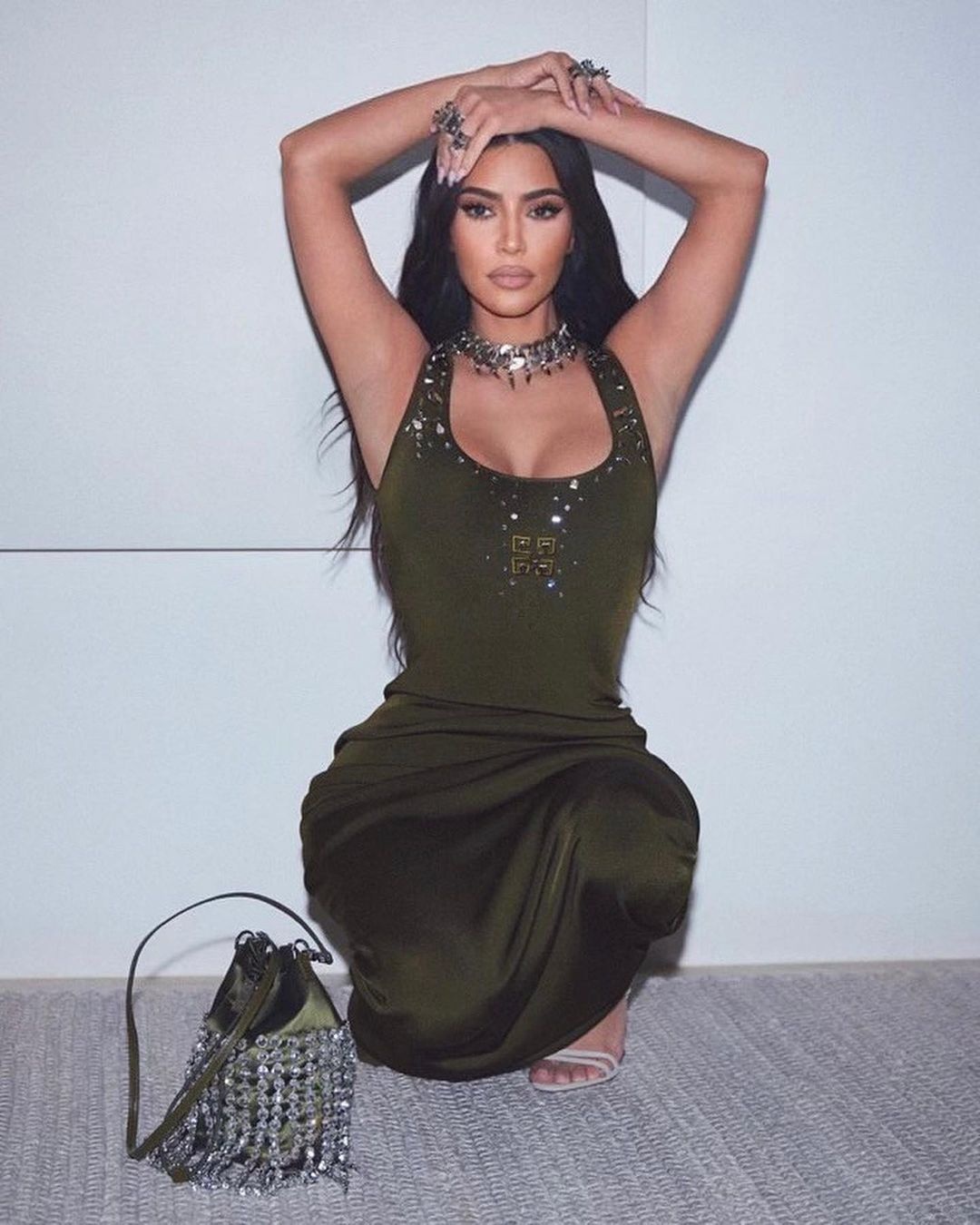 chi em Kim Kardashian lam nguoi mau anh 1