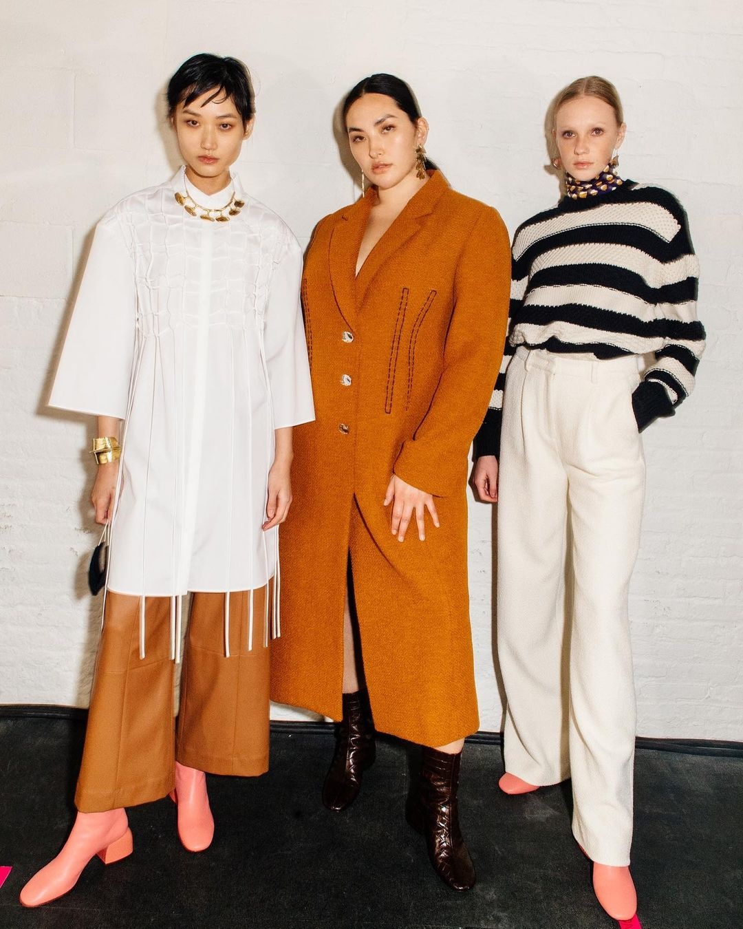 nguoi mau ngoai co chau A anh 9