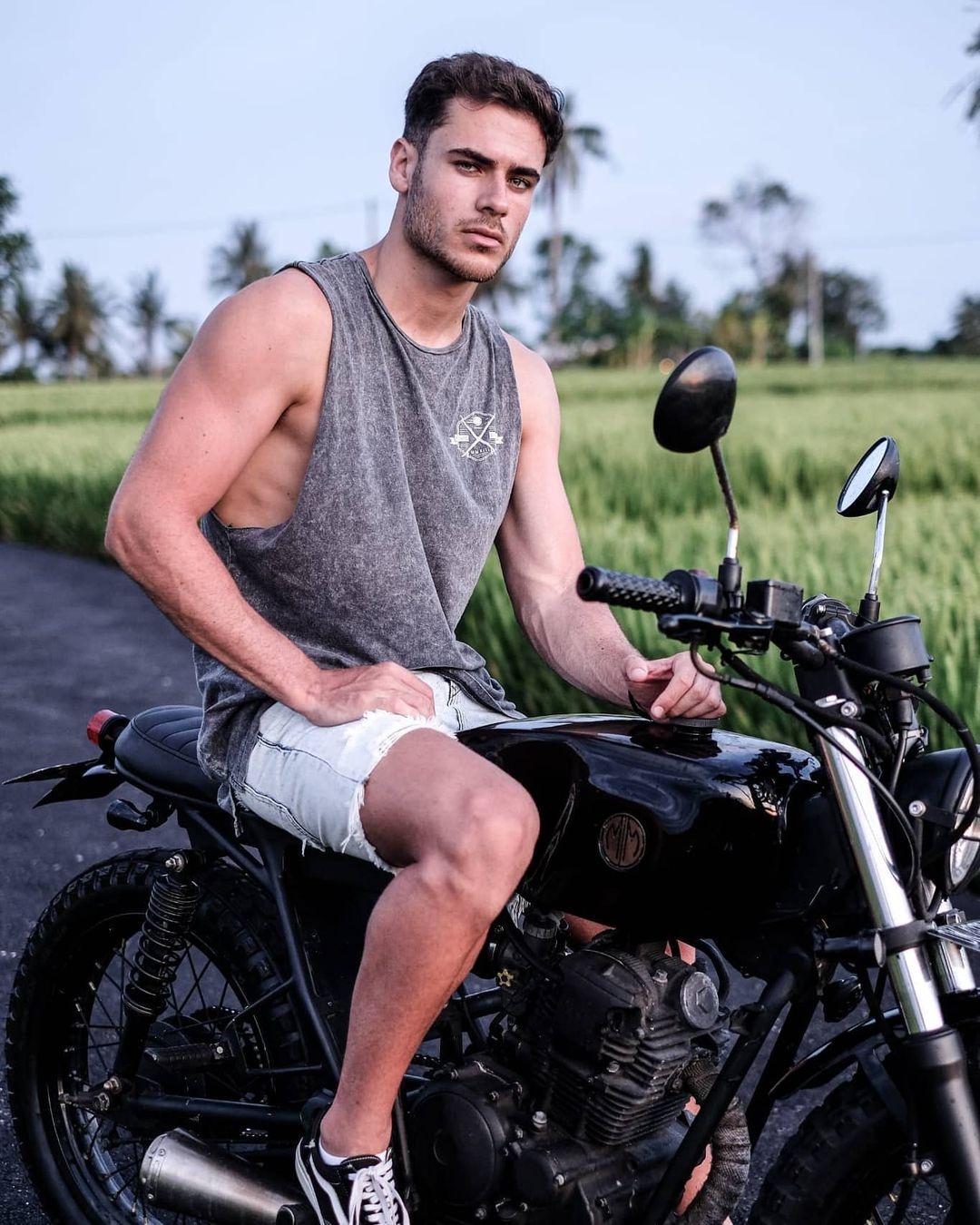 nam nguoi mau anh 12