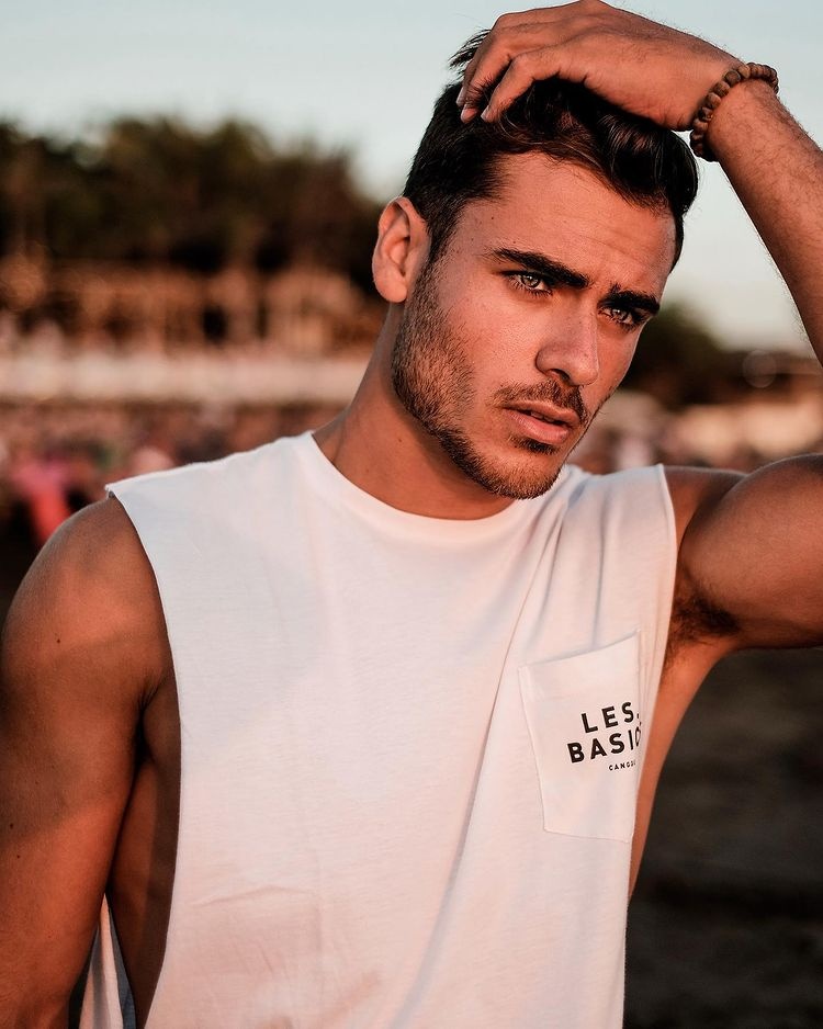 nam nguoi mau anh 13