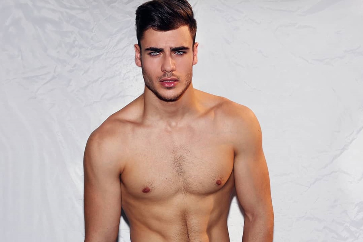 Nam nguoi mau cao 1,85 m co doi mat xanh thu hut hinh anh