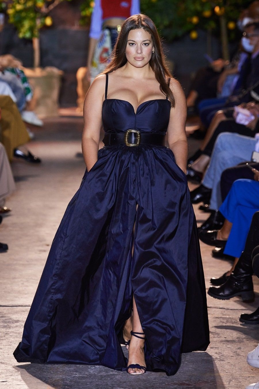 nguoi mau ngoai co anh 3