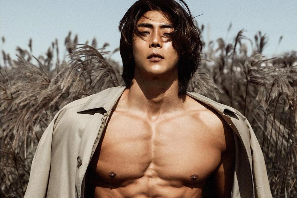 Nguoi mau Han Quoc co co bung 6 mui sau khi tang 10 kg hinh anh