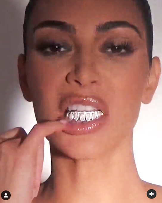 chi gai Kim Kardashian anh 3