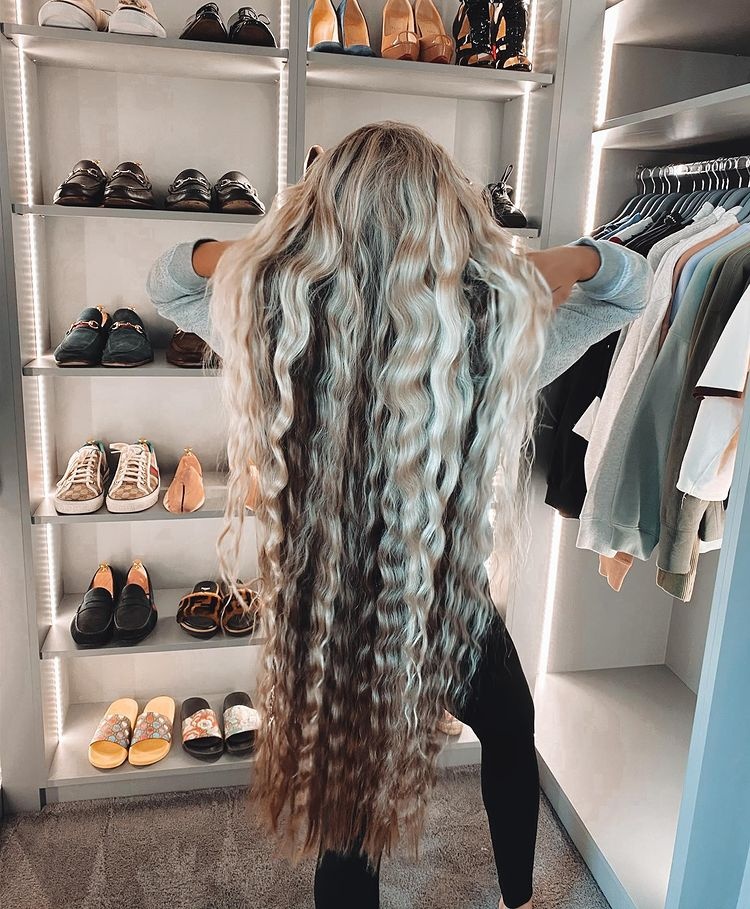 mẹ trẻ có tóc dài hơn 1 m ảnh 3 me tre co toc dai hon 1 m anh 3