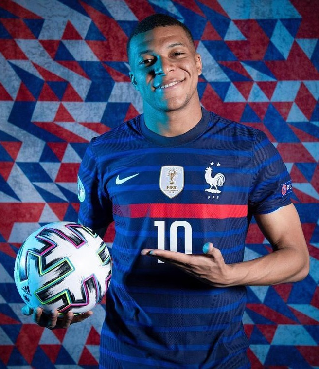 bạn gái Kylian Mbappé ảnh 2 ban gai Kylian Mbappe anh 2