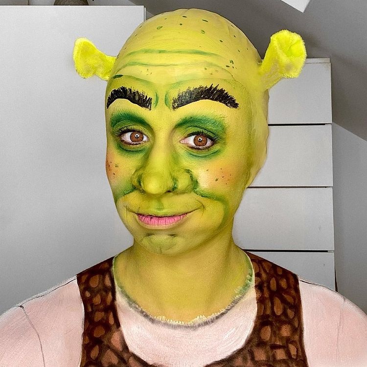 hoa trang giong nhan vat noi tieng anh 6