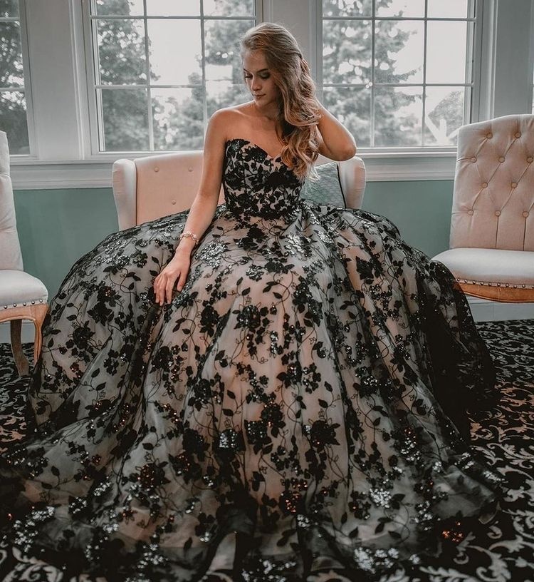 vay cuoi mau den anh 11